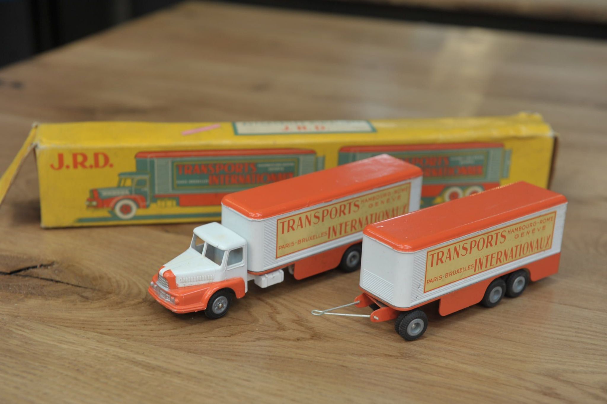Old metal toy jrd trailer truck international transport