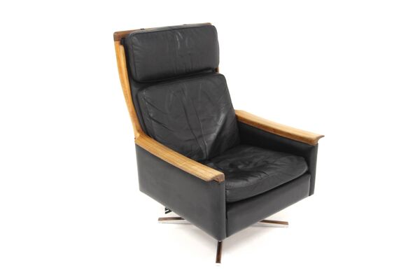 Fauteuil scandinave rotatif en cuir, Swivel chair, ''Minerva'', Torbjørn Afdal, Suède, 1960