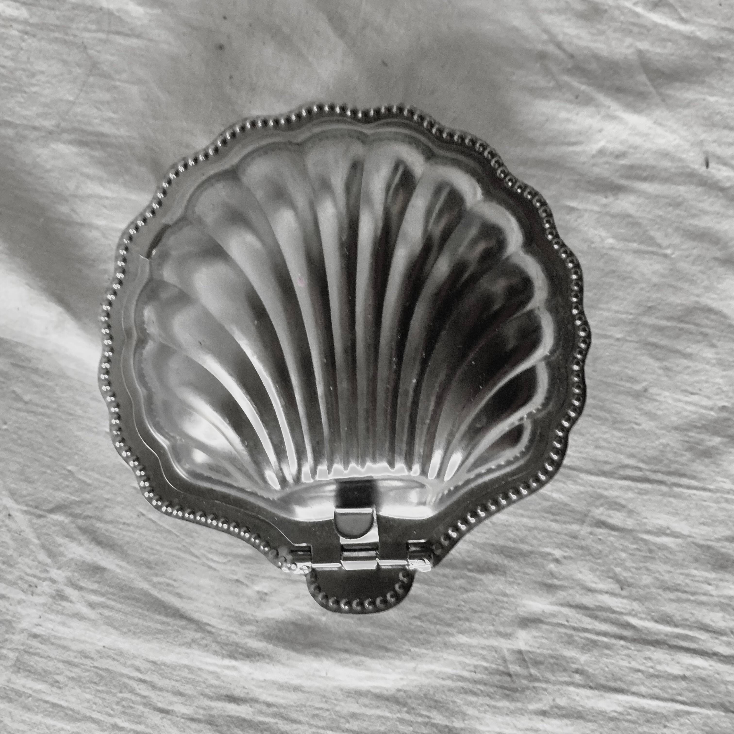 Vintage shell butter dish in stainless steel and cobalt blue glass