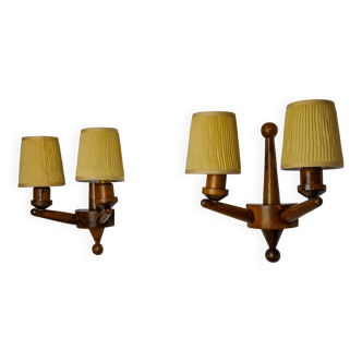 Paire d'appliques art déco deux bras, bois taillé, France, 1960