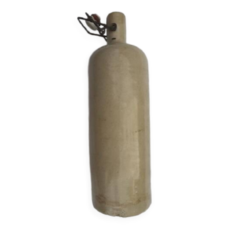 Bouteille ancienne en grès vernissé
