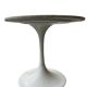 Table design pied tulipe dessus marbre