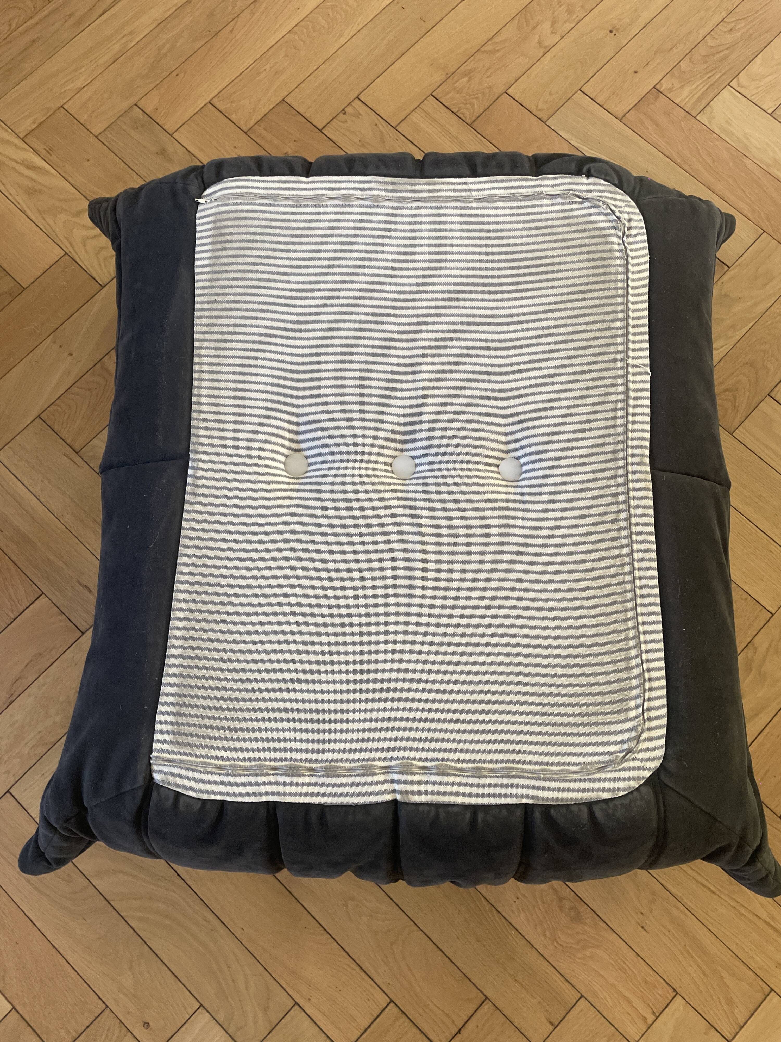 Togo pouf alcantara anthracite