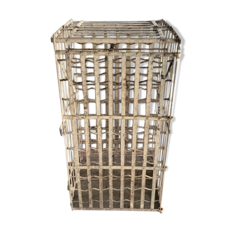 Bottle locker