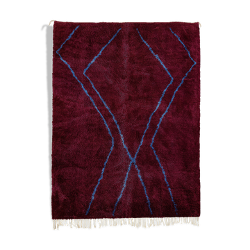 Tapis marocain moderne rouge foncé