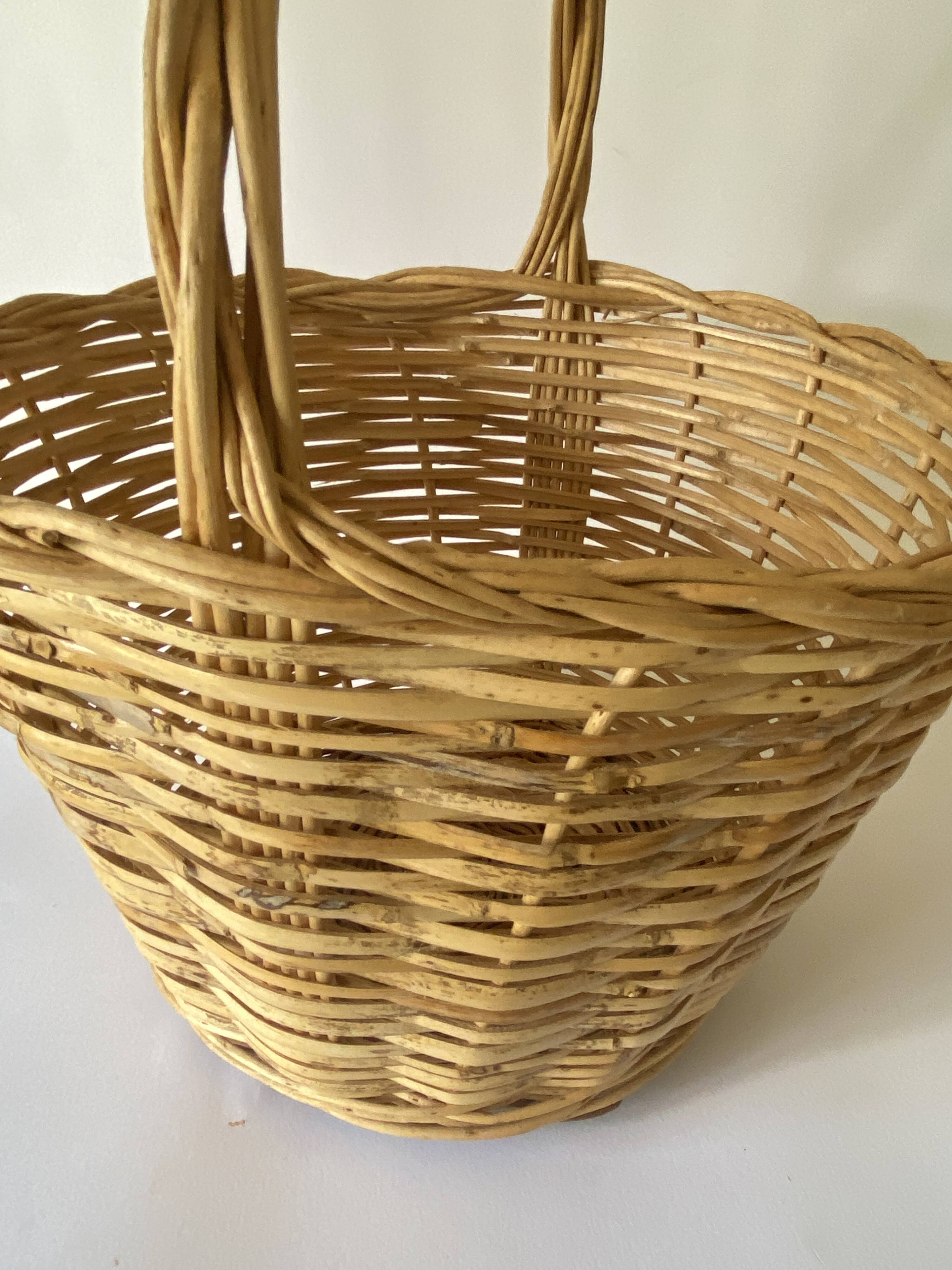 Round rattan basket 35 cm diameter
