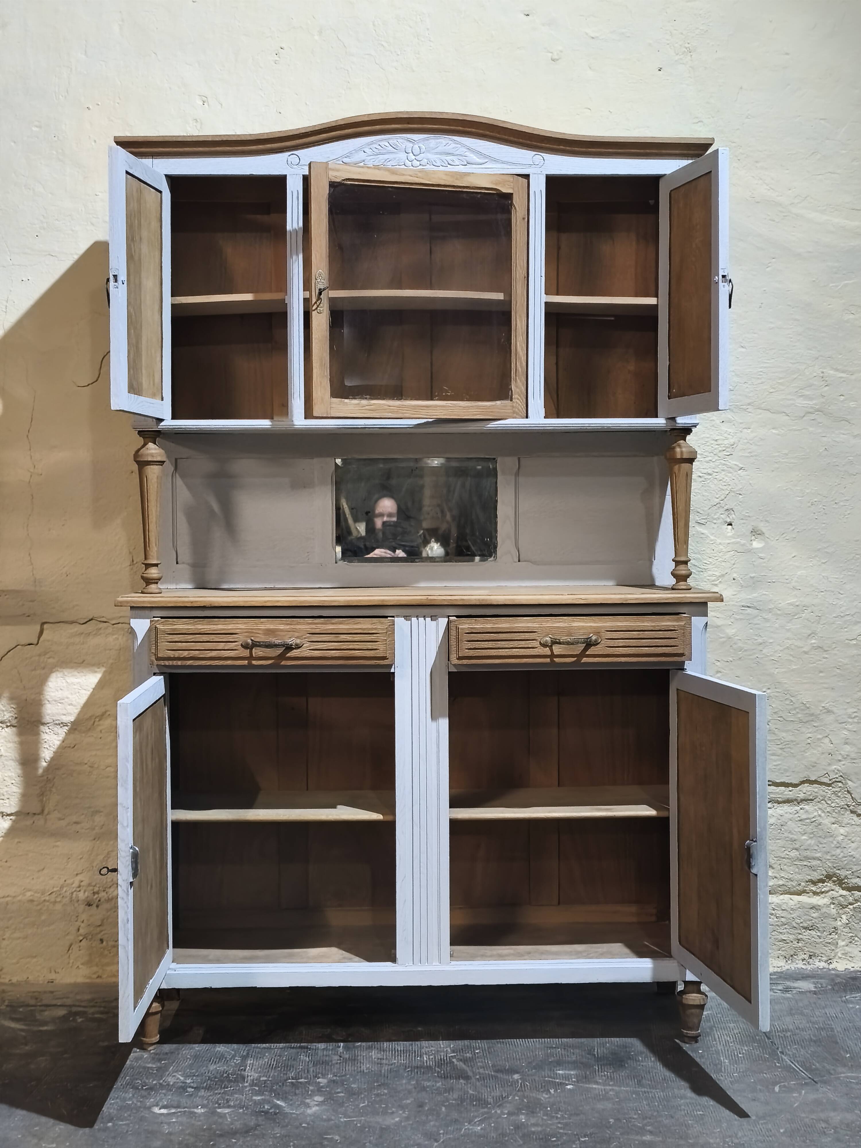 Buffet parisien années 30 aérogommé puis vernis naturel et peinture