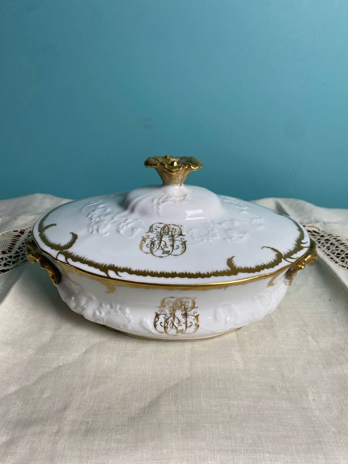 Soup tureen, vegetable dish in fine Limoges porcelain Monograms PJC gold