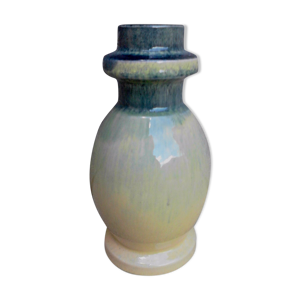 Vase en céramique signé