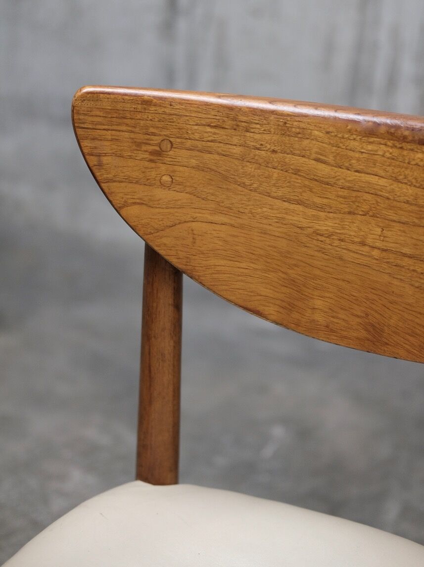 Chaise de salle à manger en teck du milieu du siècle par Peter Hvidt pour Soborg