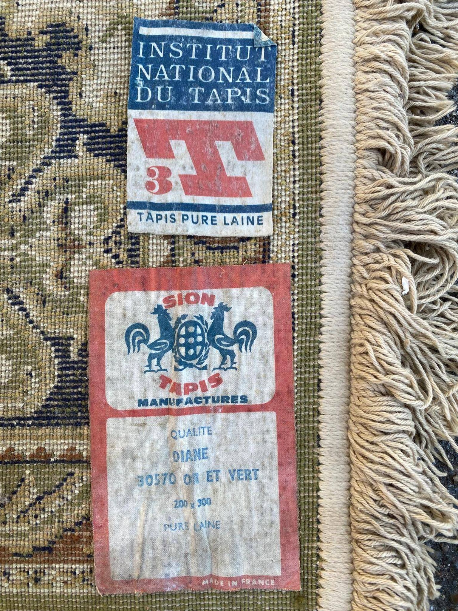 Oriental rug in thick wool velvet Sion gold and green 200x300