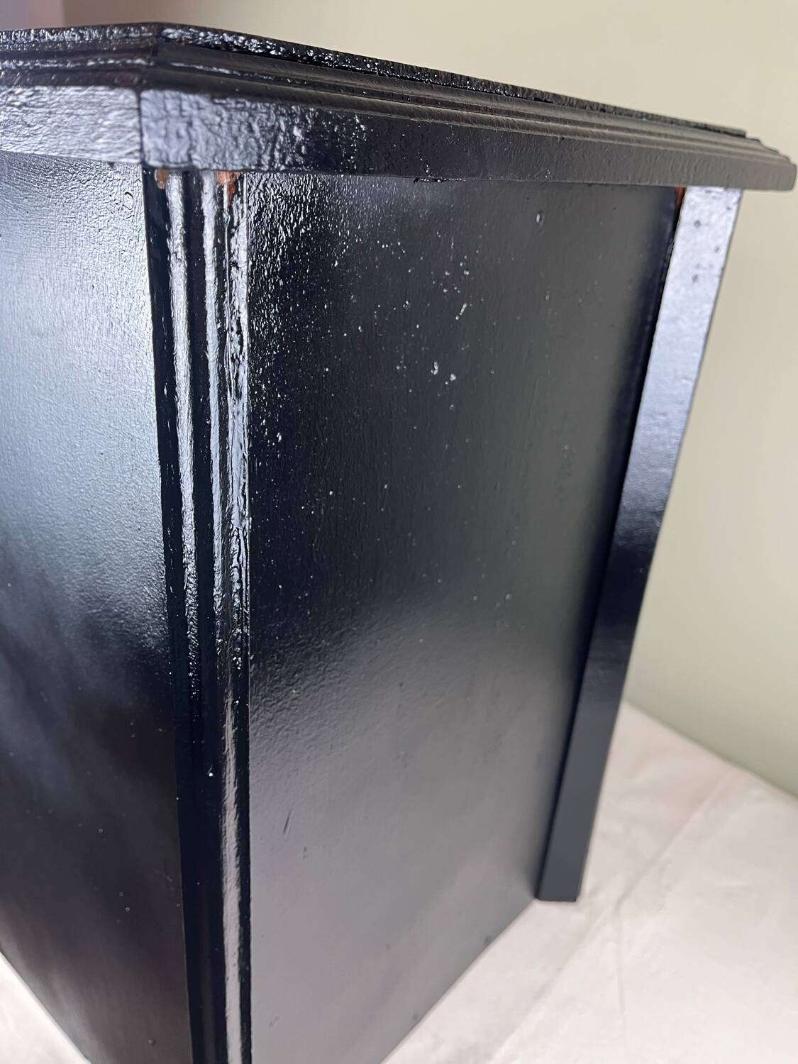Art Deco chest of drawers