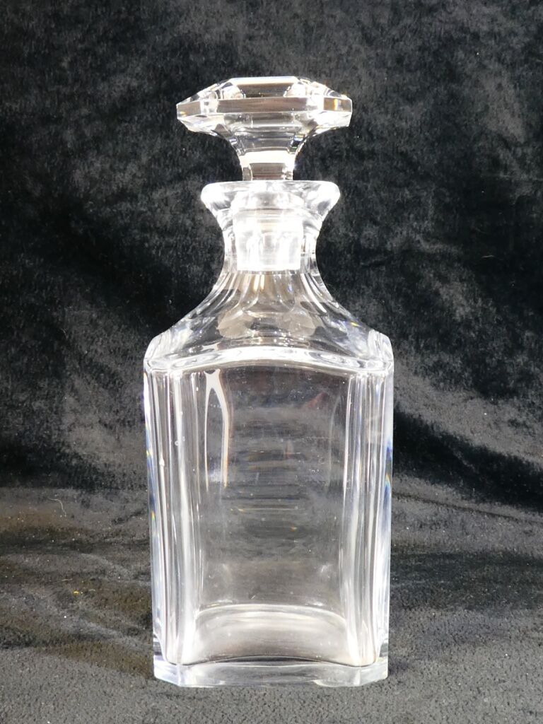 Carafe a whisky in crystal from Baccarat modele harcourt signed
