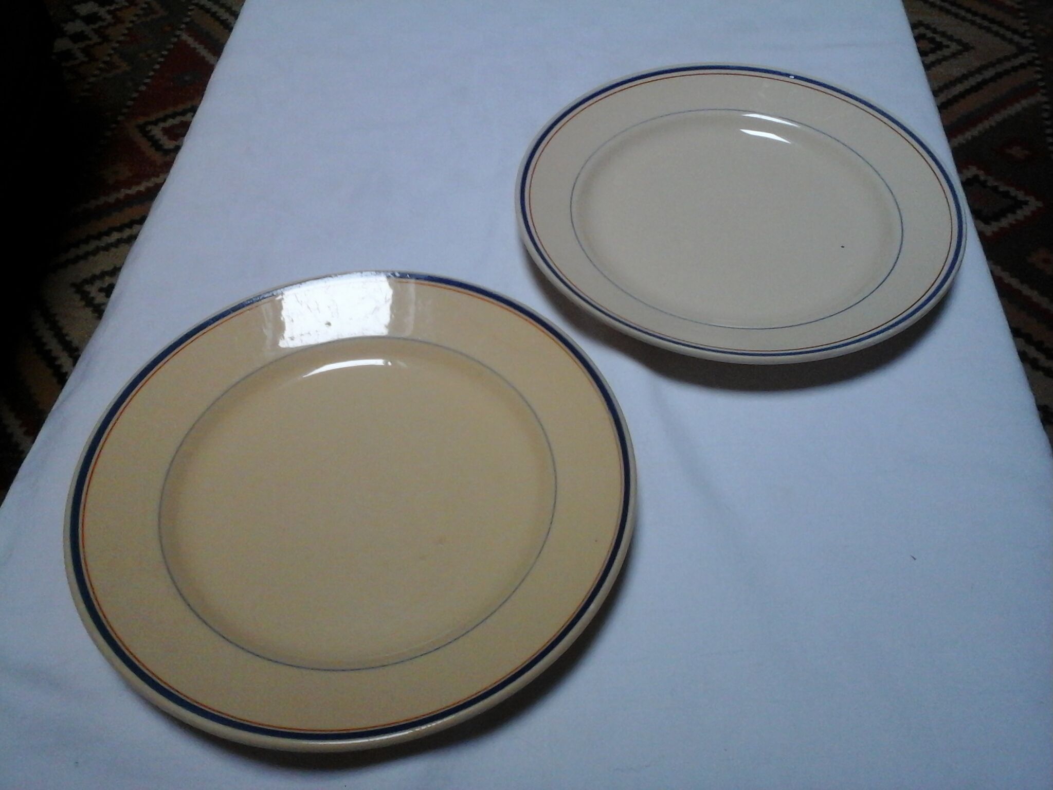 8 louvois flat plates / Wolf Mill