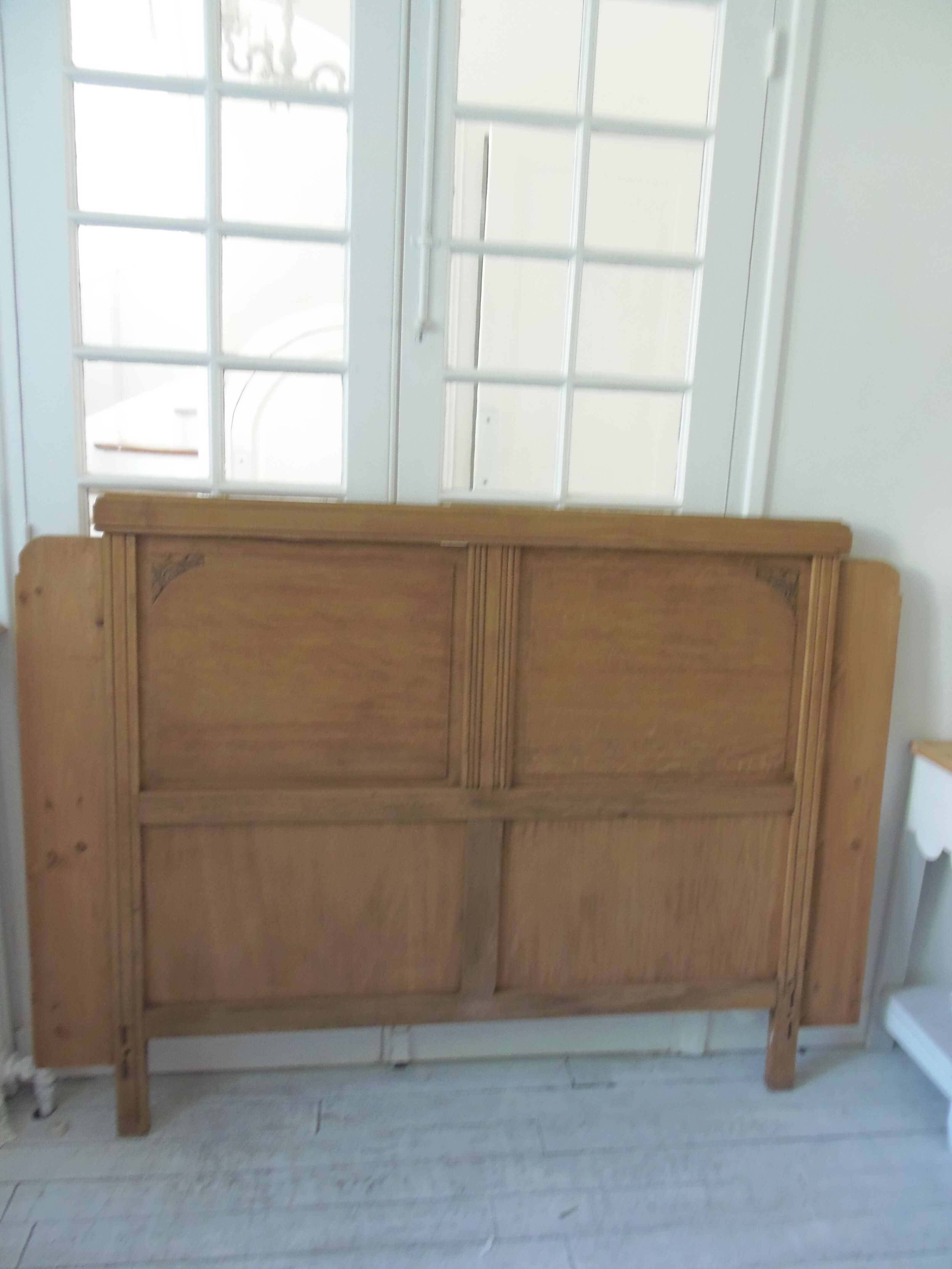 Art Deco headboard for a 160 cm bed in raw wood