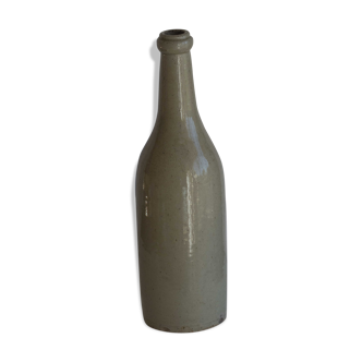 Bottle in sandstone from the late XIXth