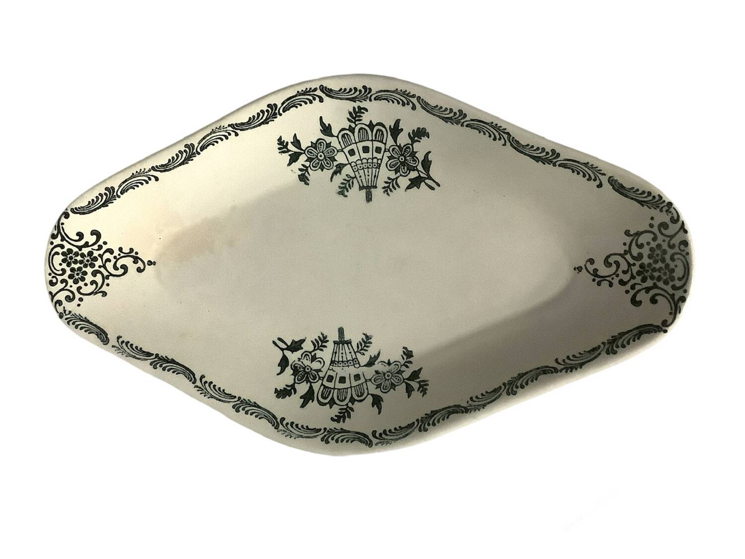 Two earthenware dishes from Sarreguemines Saint Amand - Terre de Fer - Floral decoration