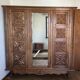 Armoire artisanale en chêne massif sculpté, pièce unique