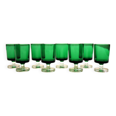 8 verres à liqueur en verre émeraude par Luminarc modèle Suède, années 70