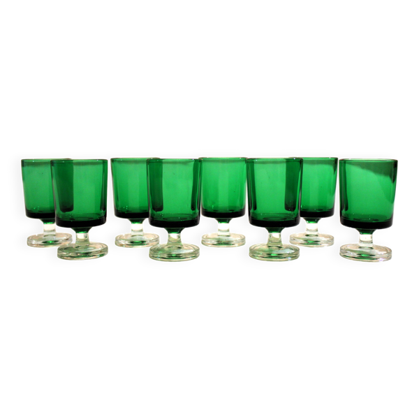 8 verres à liqueur en verre émeraude par Luminarc modèle Suède, années 70