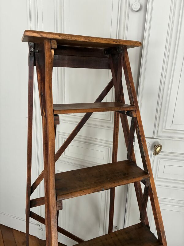 Escabeau ancien