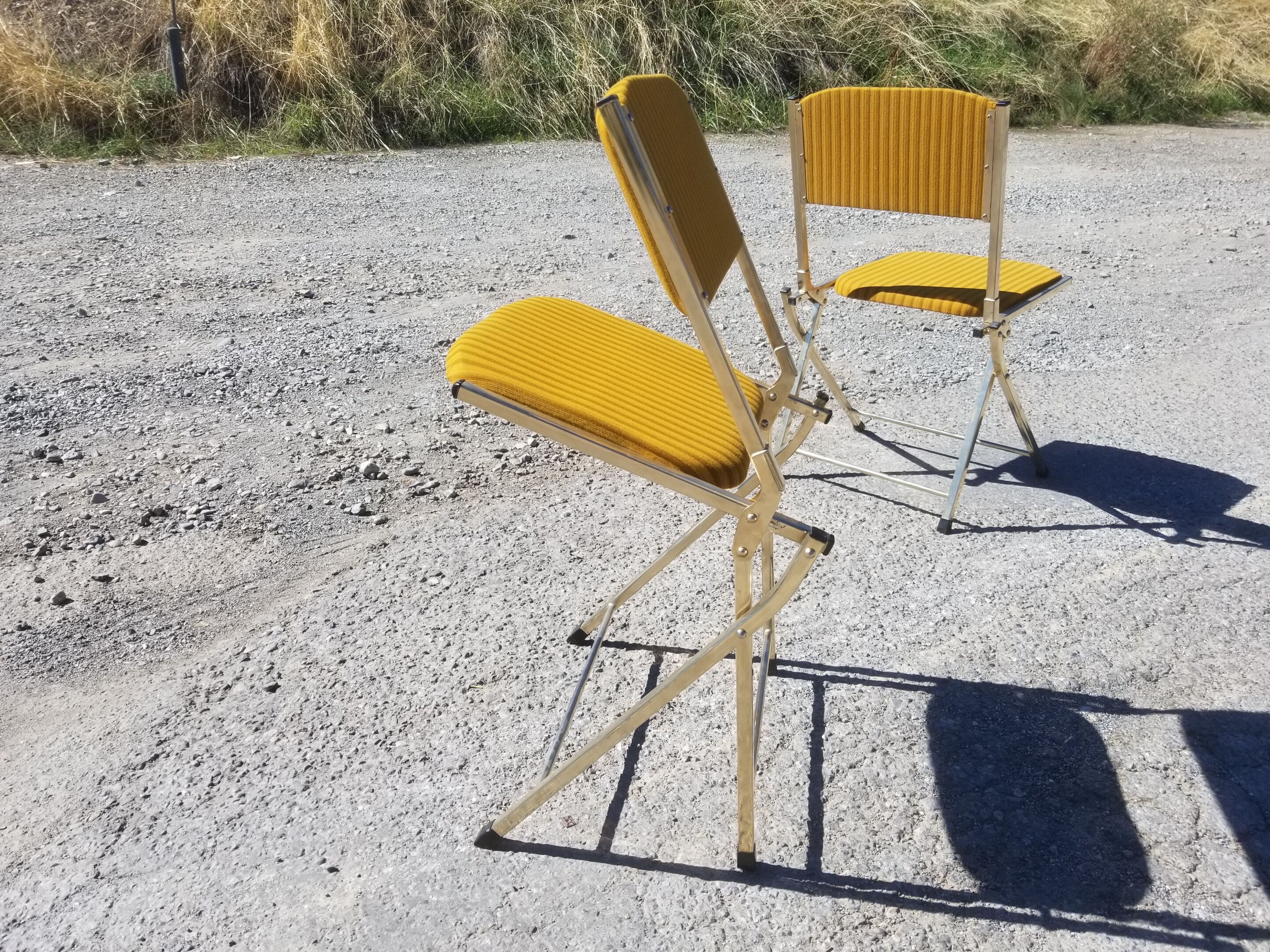 Pair of vintage eyrel folding chairs - 70s