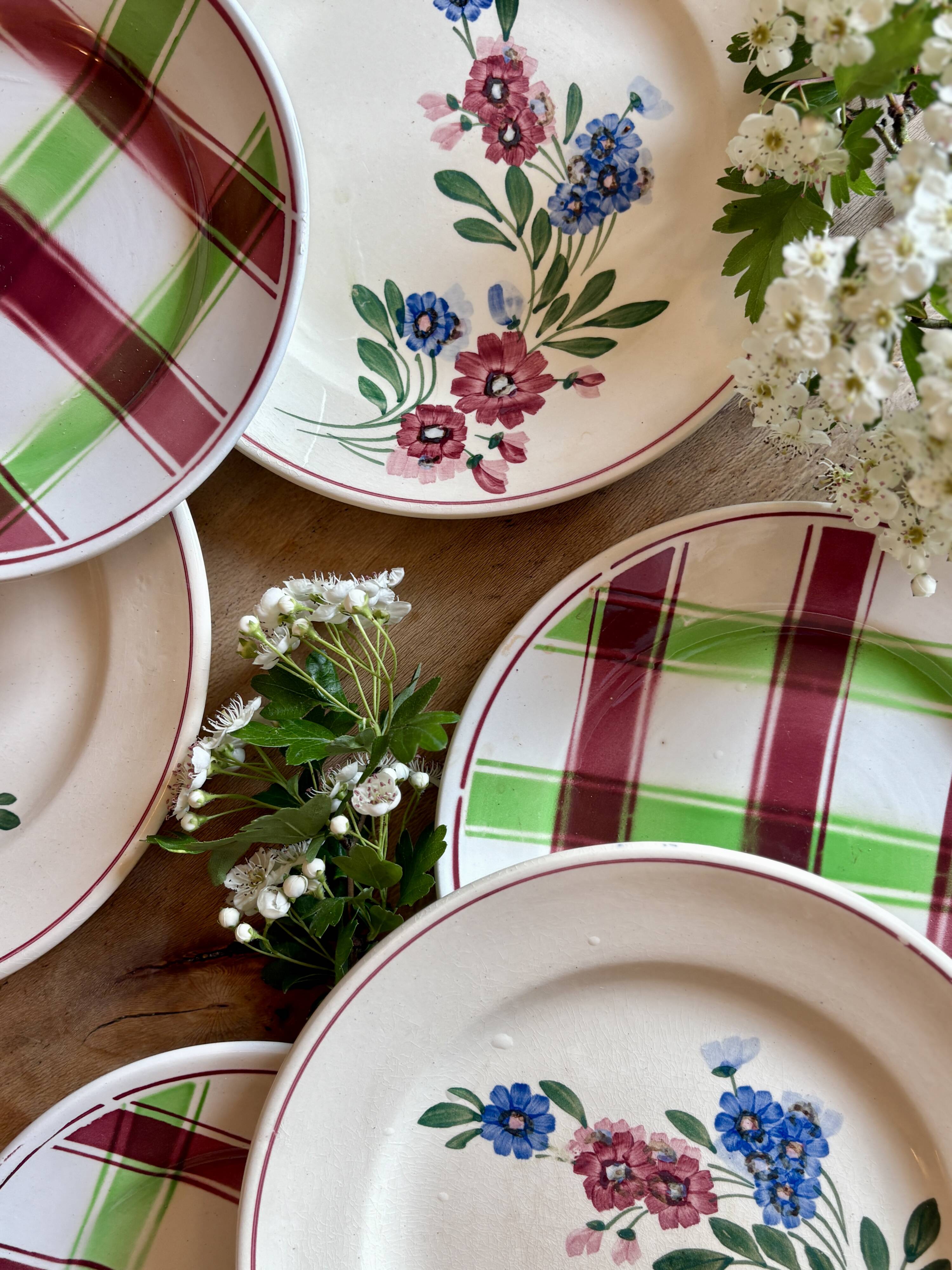 Set of 8 mismatched vintage dessert plates, Sousse and Aigueperse from
