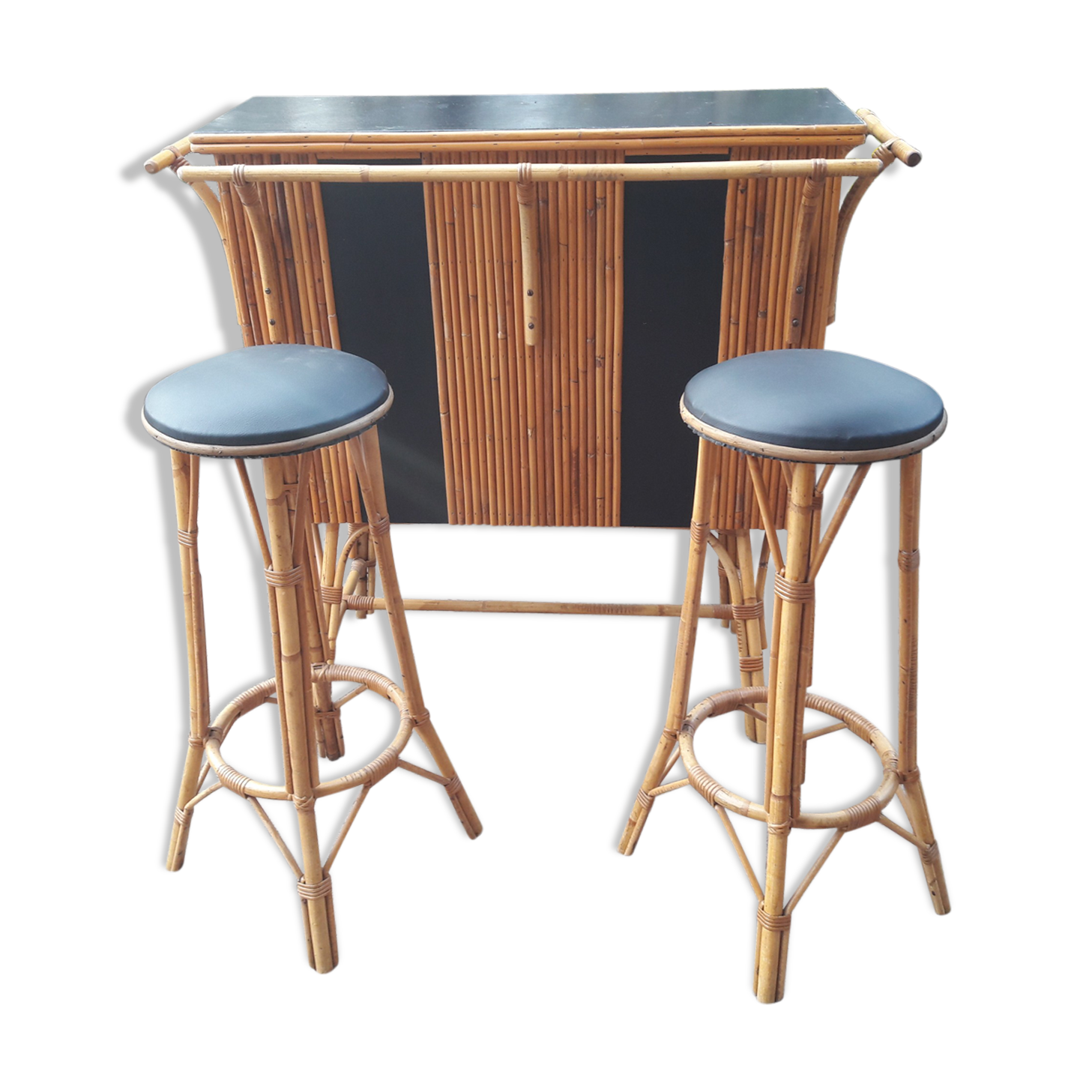 Rattan bar and its 2 stools 60