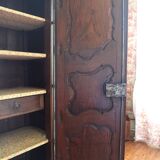 armoire Louis XV galbée du XVIII ème