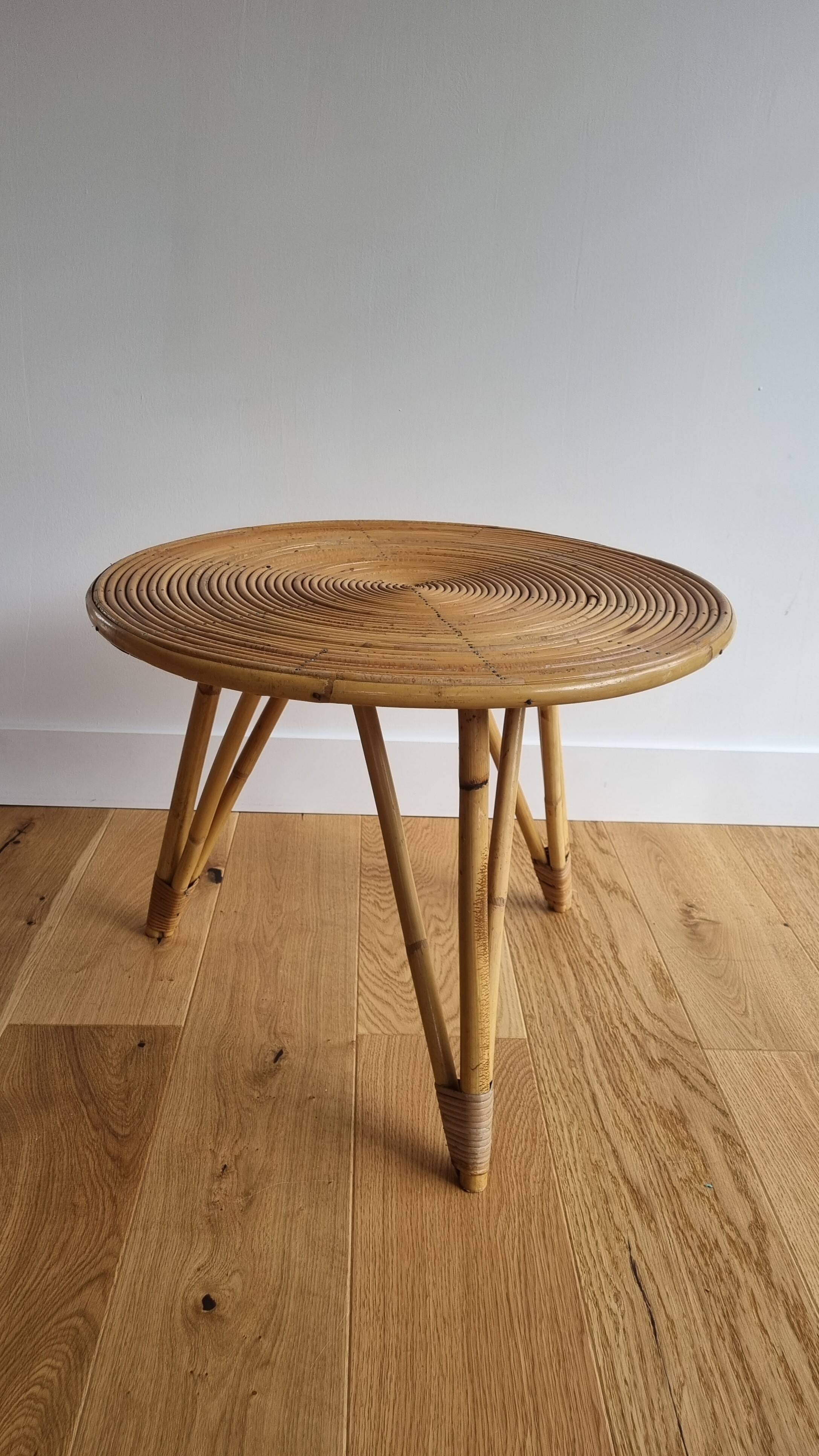 Round rattan coffee table
