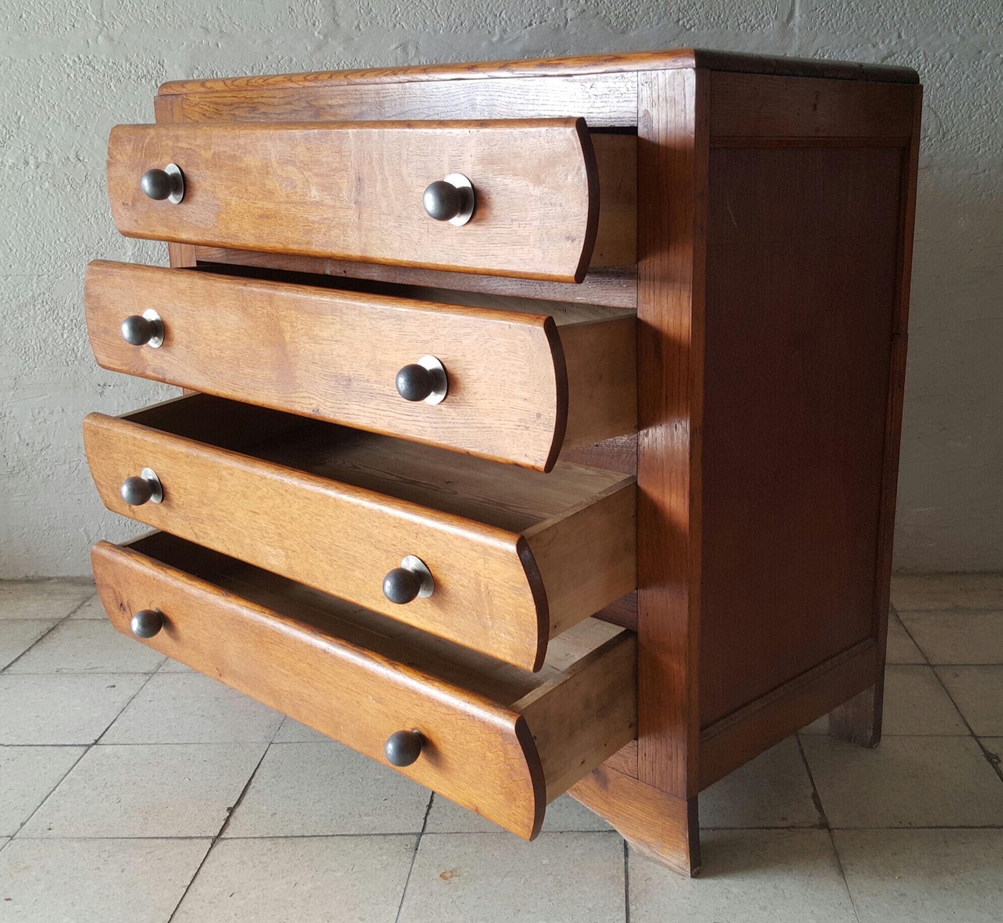 Art Deco chest of drawers