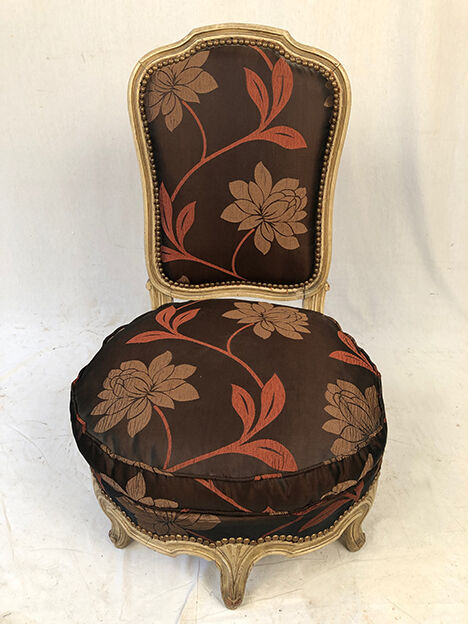 Chaise de style Louis XV en bois laqué XXème