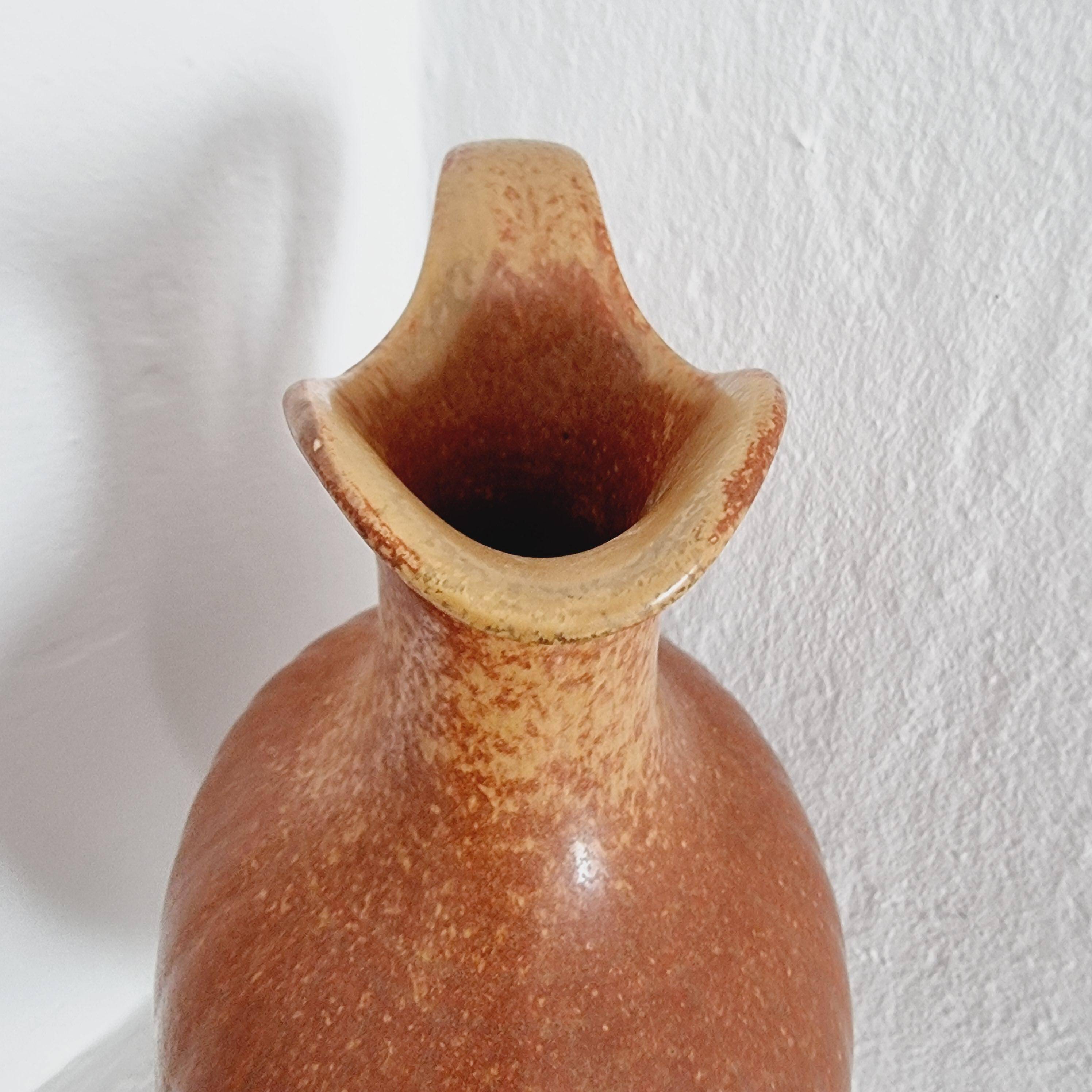 Large decorative vase/carafe in modern Scandinavian ceramic by Gunnar Nylund.