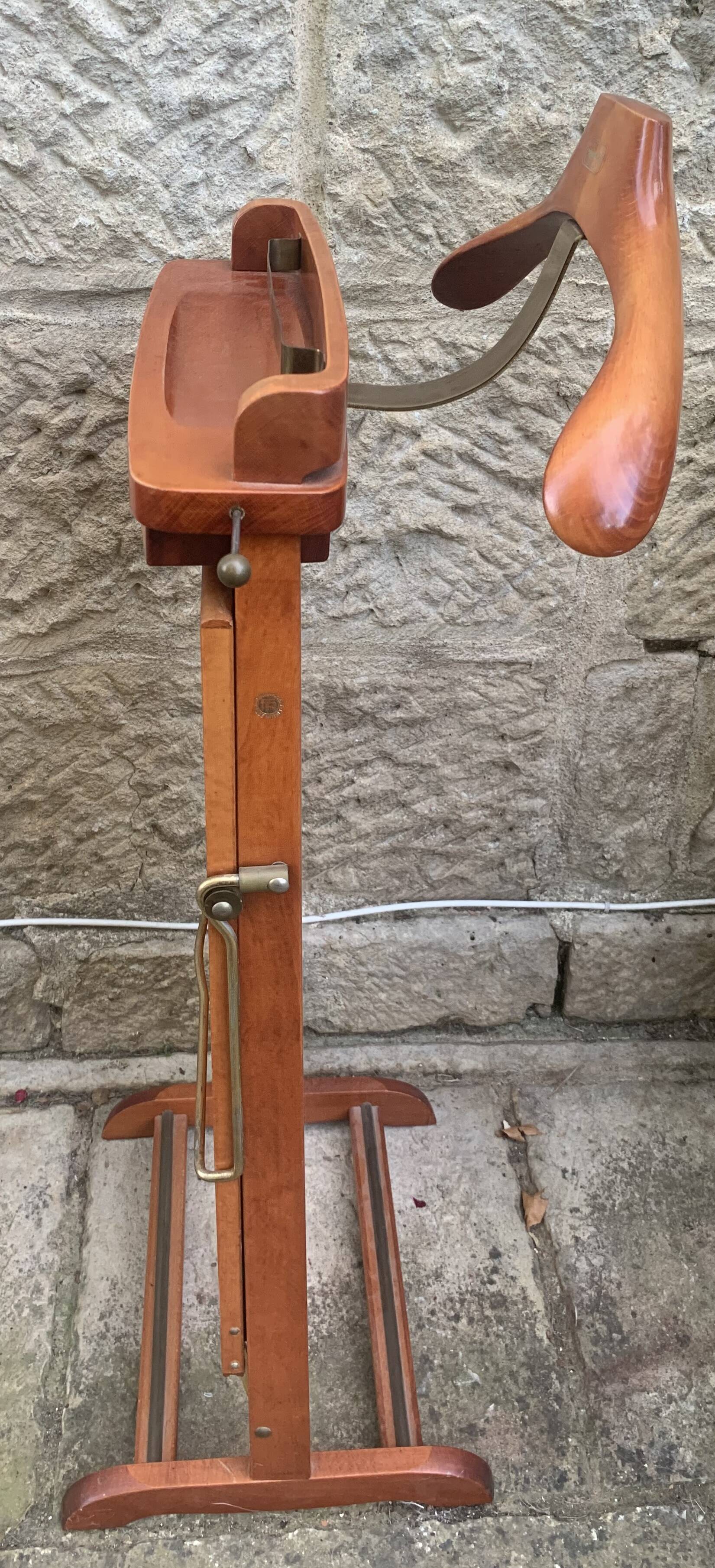 REGUTTI valet