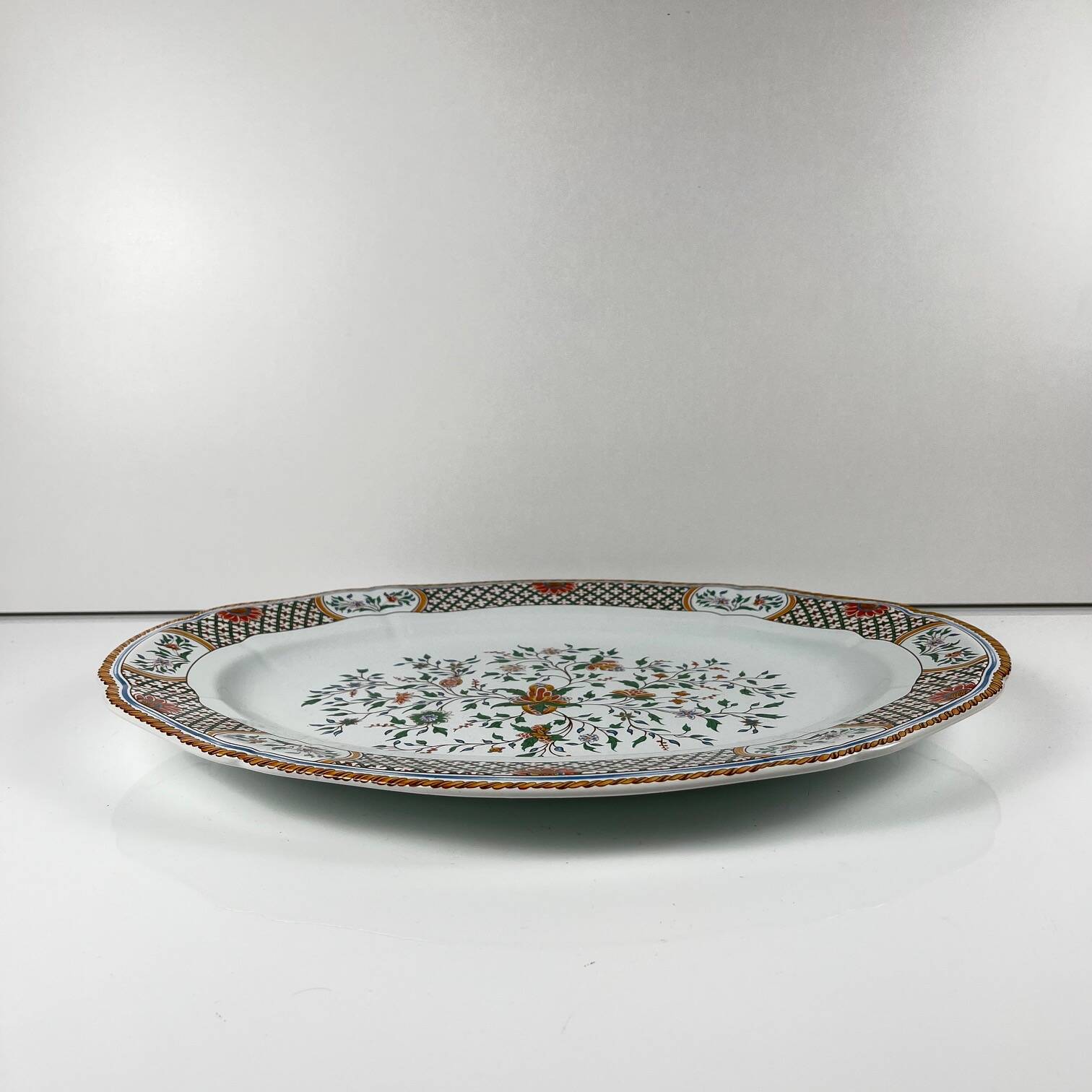 Large oval dish Gien model Rouen Sainfoin, 1990