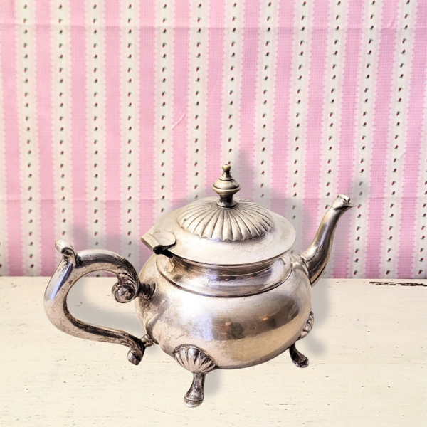 Théière vintage en métal argenté avec pieds – Années 1920-1950