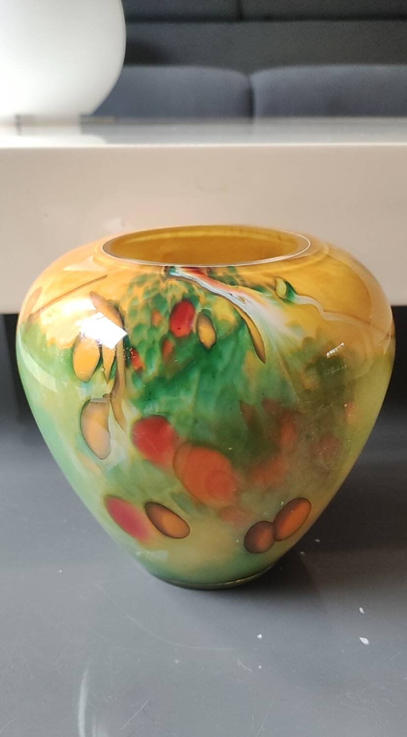 Ovoid-shaped vase, in blown art glass. Speckled inclusions