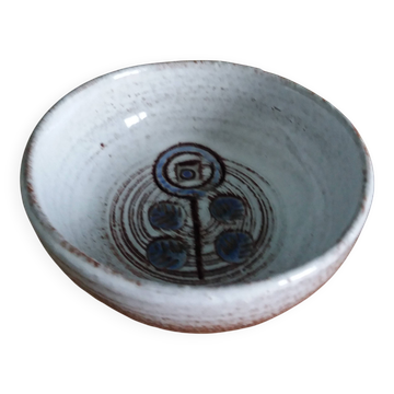 Empty pocket bowl signed Claire Célia Lambert in Dour