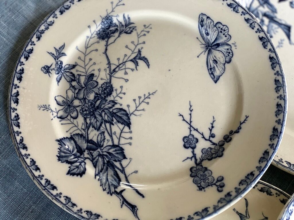 Lot of 7 plates, motiv flower and butterfly