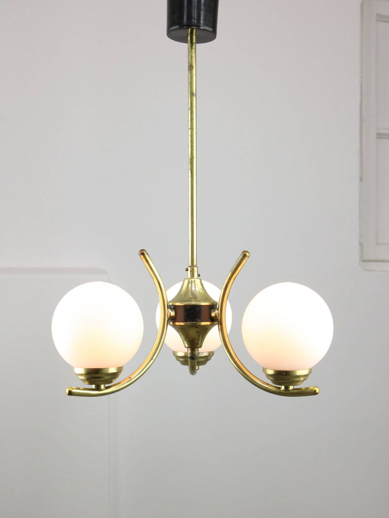 Mid-Century Italian Brass and Opaline Chandelier