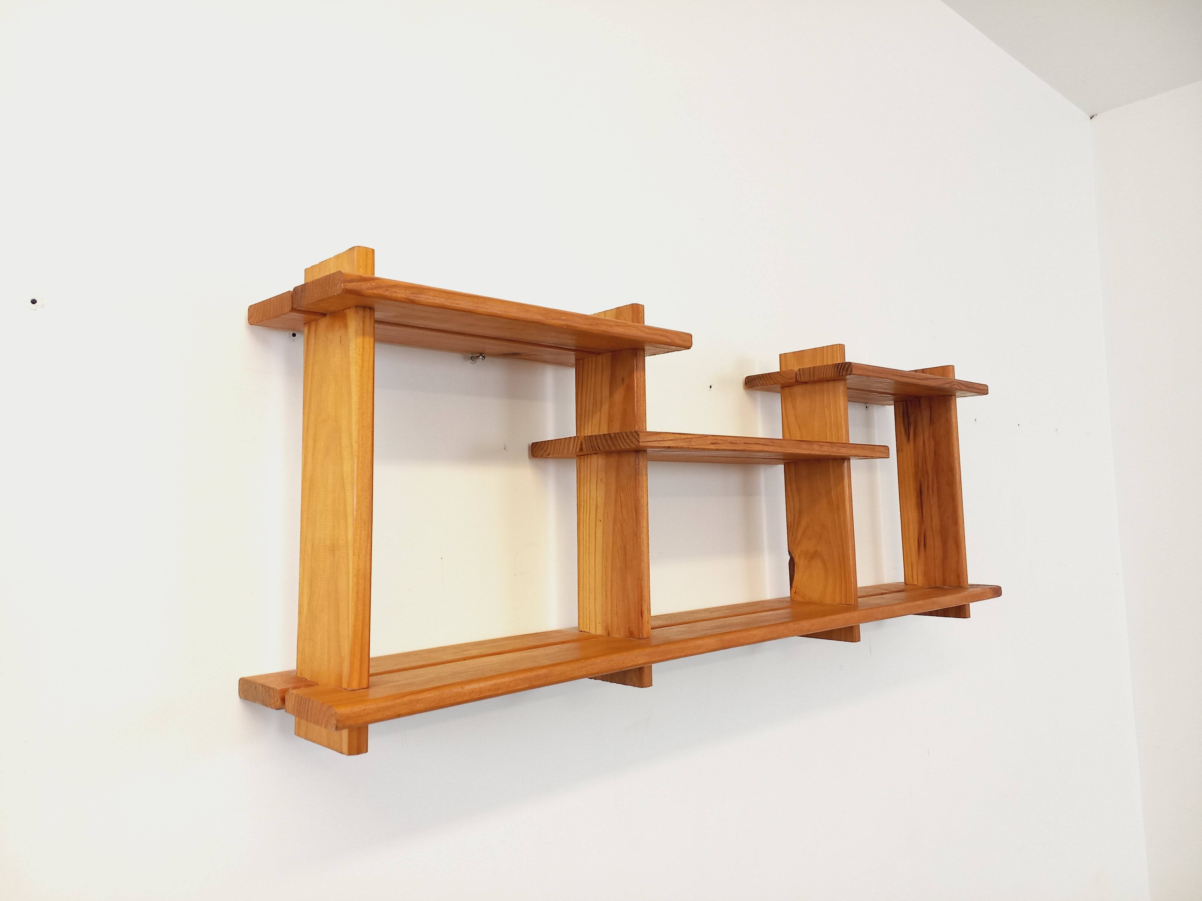 Vintage pine wall shelf in Maison Regain style from the 80s