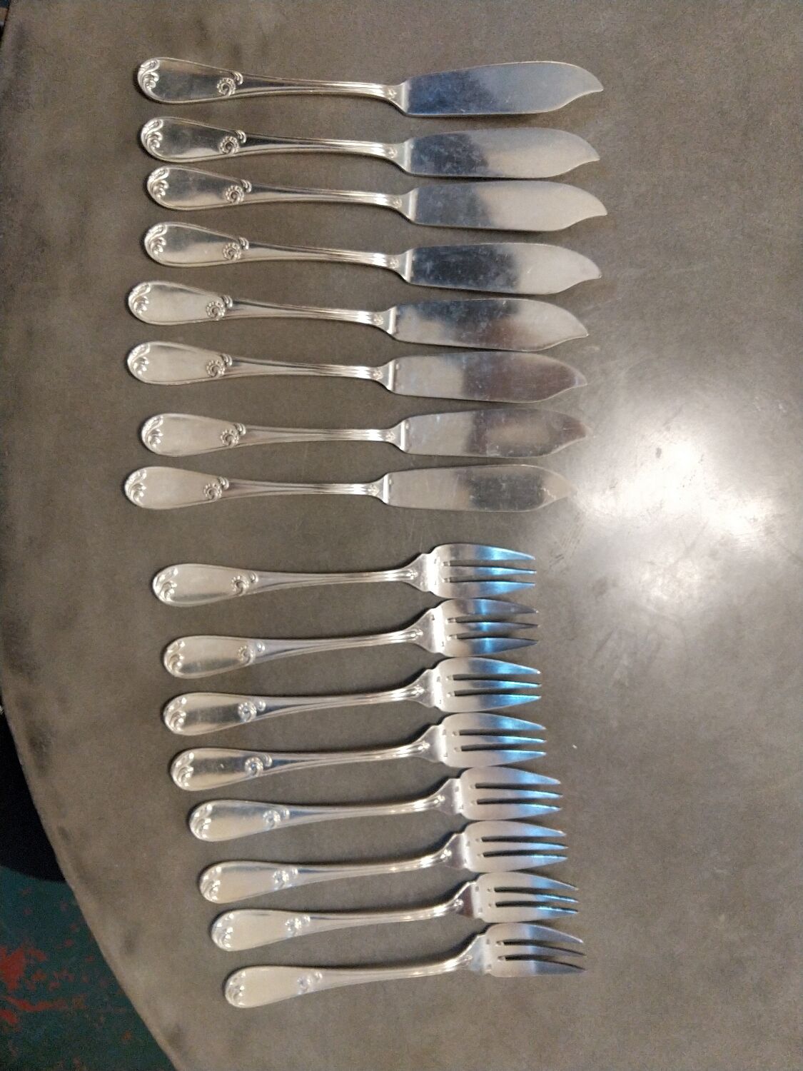 16-piece silver-plated fish set