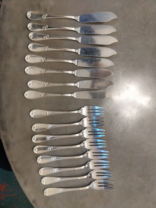 Service à poisson 16 couverts en métal argenté