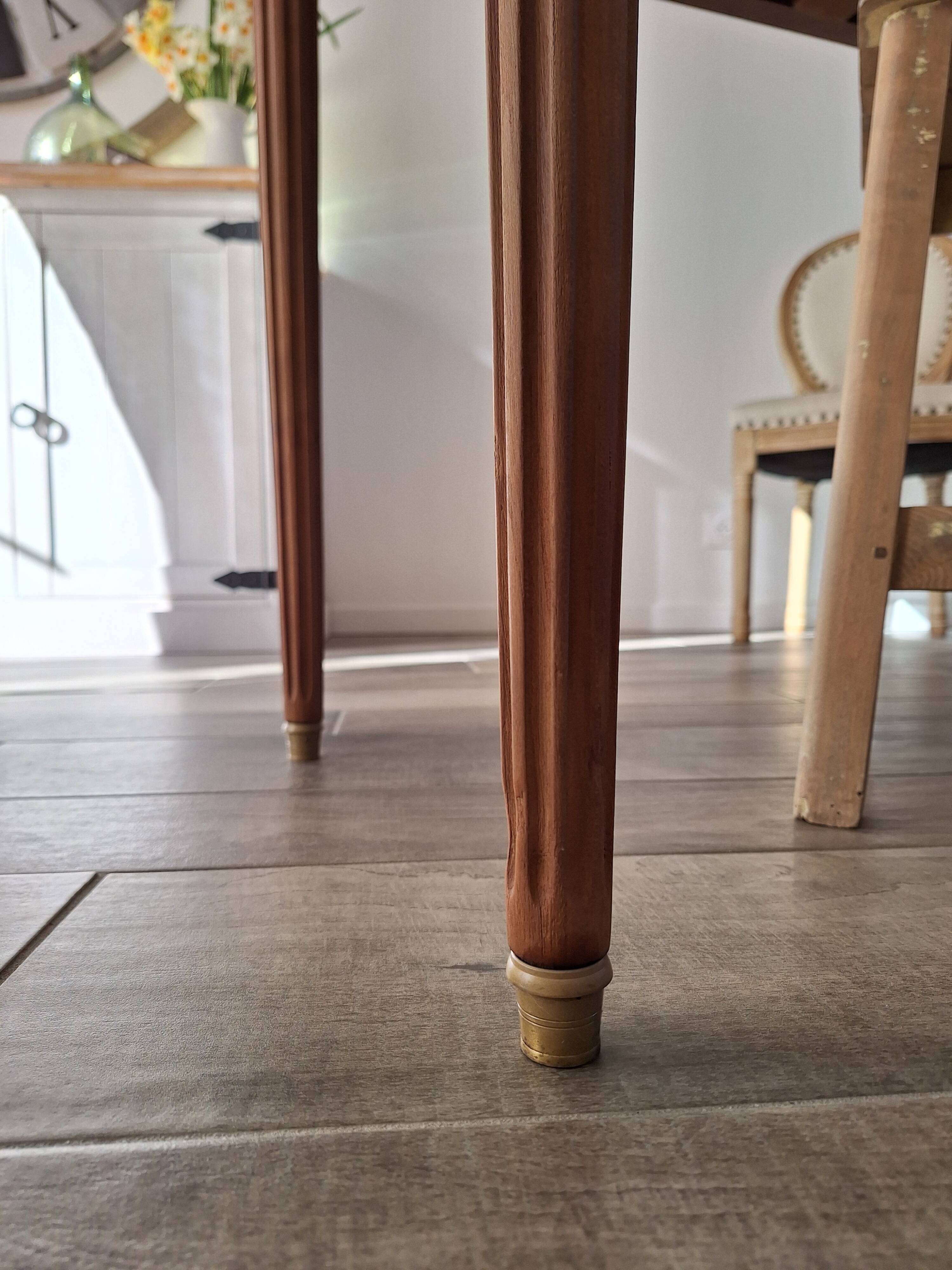 Extendable desk in solid wood in Louis XVI style