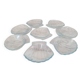 8 small shell-shaped ramekins in transparent glass