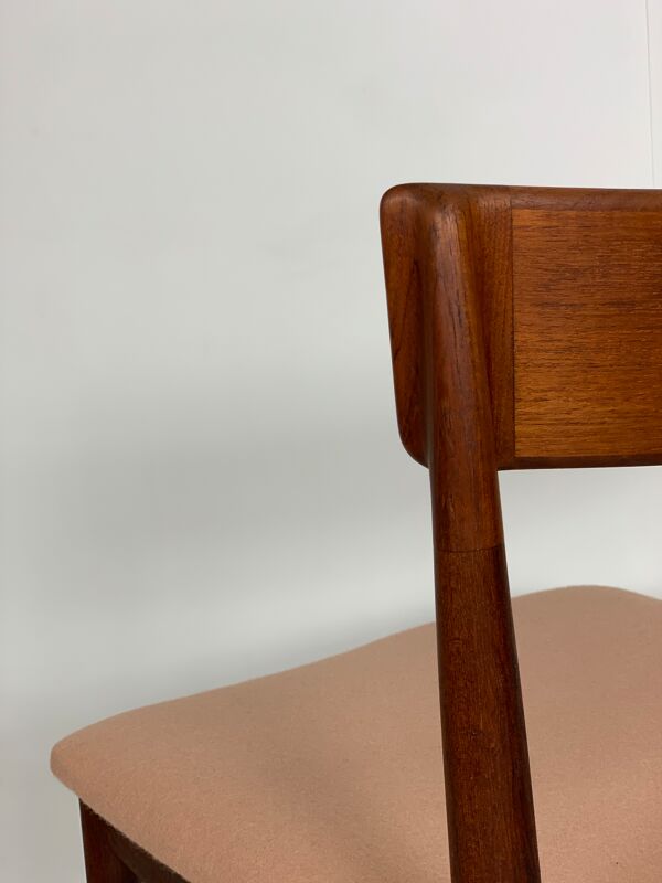 Chaise de salle à manger danoise en teck par Henry Rosengren Hansen