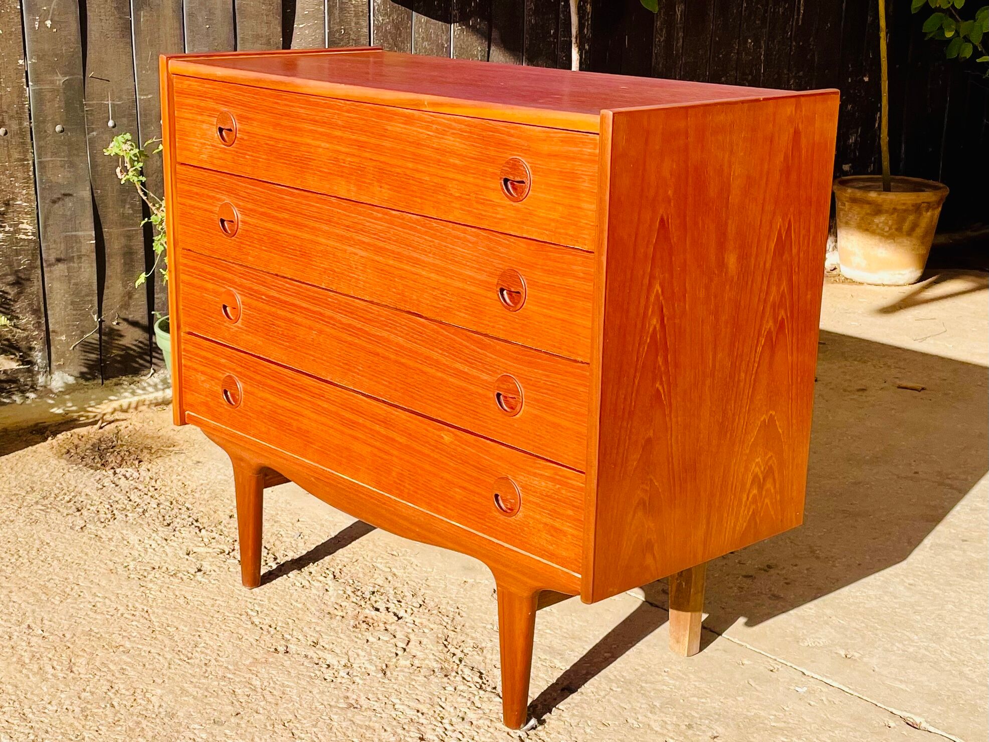 Scandinavian chest of drawers 60