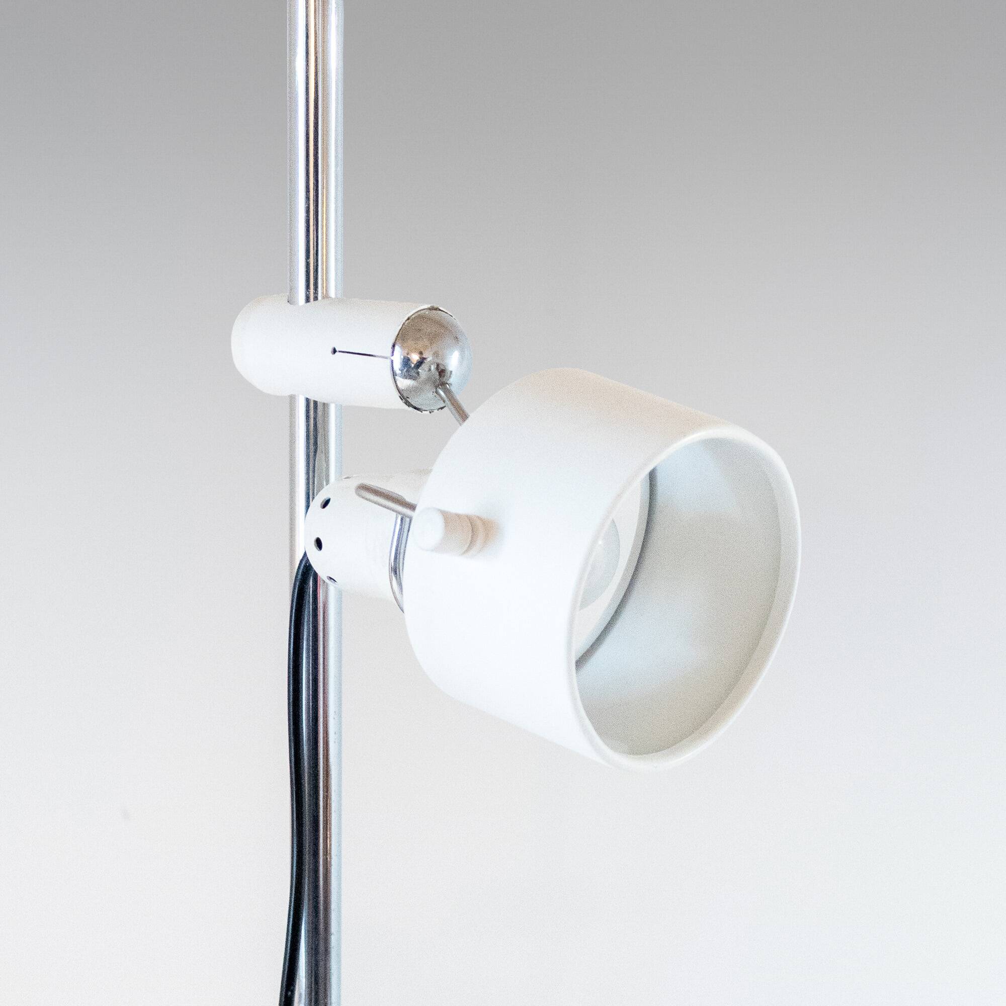 Mid Century Modern White Metal Floor Lamp by Elio Martinelli, 1970s