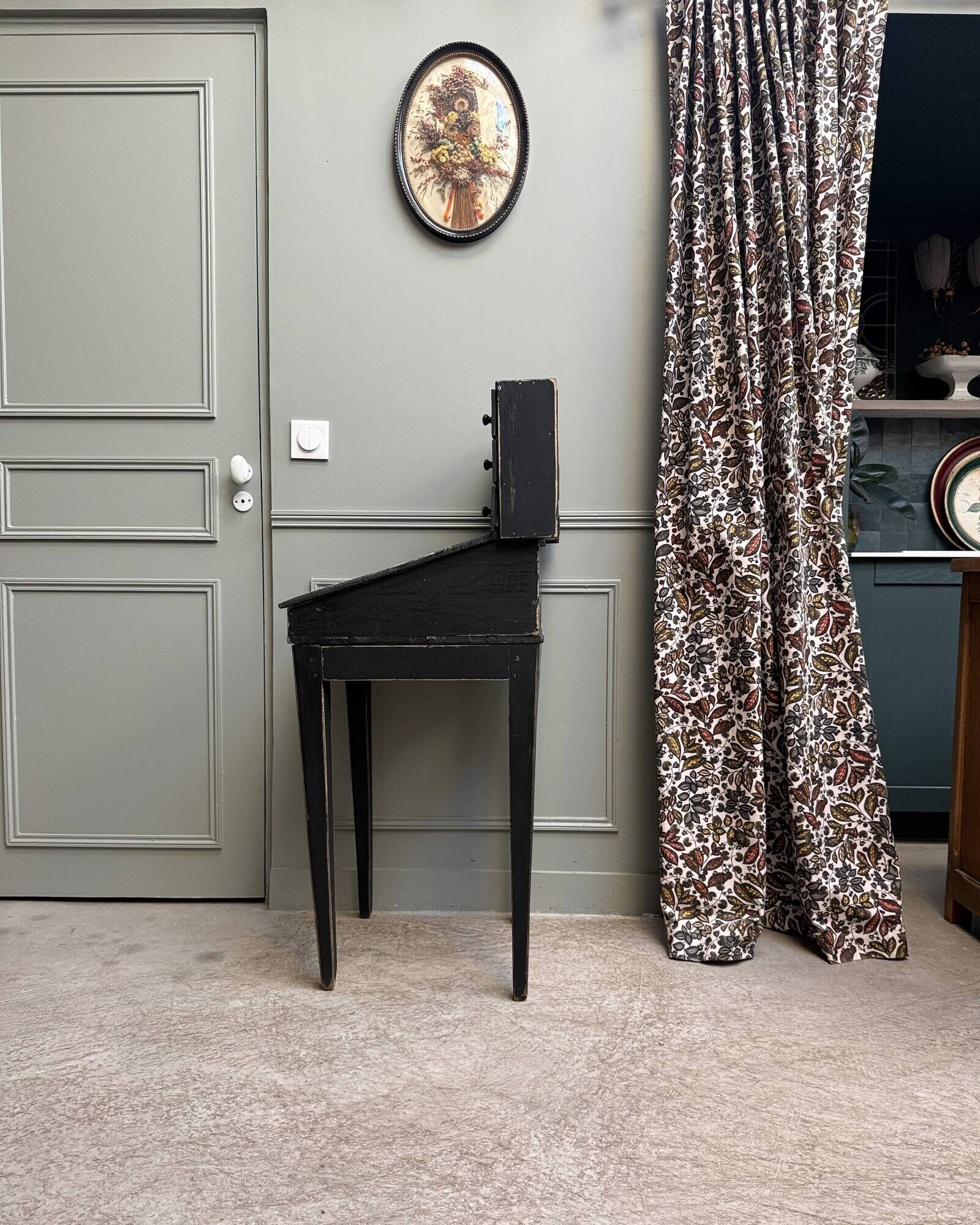 Small black antique graduated desk (renovated)