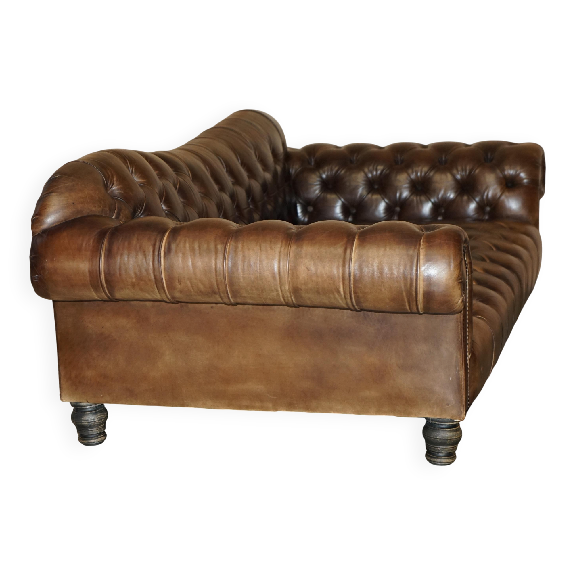Vintage oversized Chesterfield canapé in hand-dyed leather.